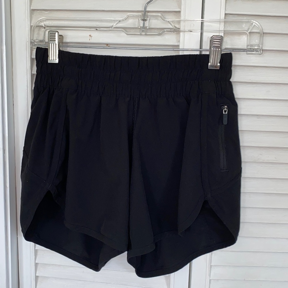 lululemon track that high rise short 4” size 4